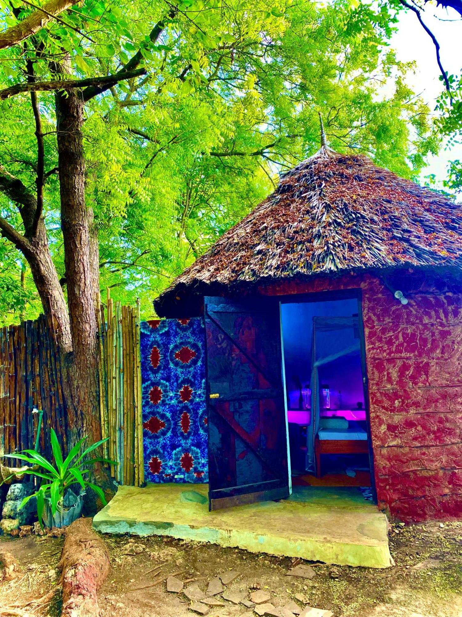African Hut Tiny Cottage Diani Beach Eksteriør billede
